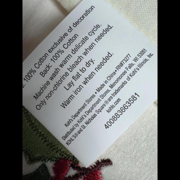 St. Nicholas Square 100% Cotton Holly Christmas Placemat Set Of 4 - Picture 3 of 3